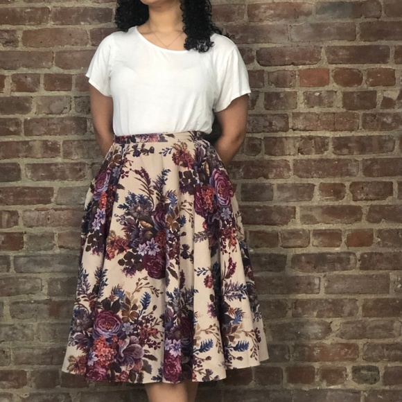 Modcloth Dresses & Skirts - Floral Myrtlewood Skirt